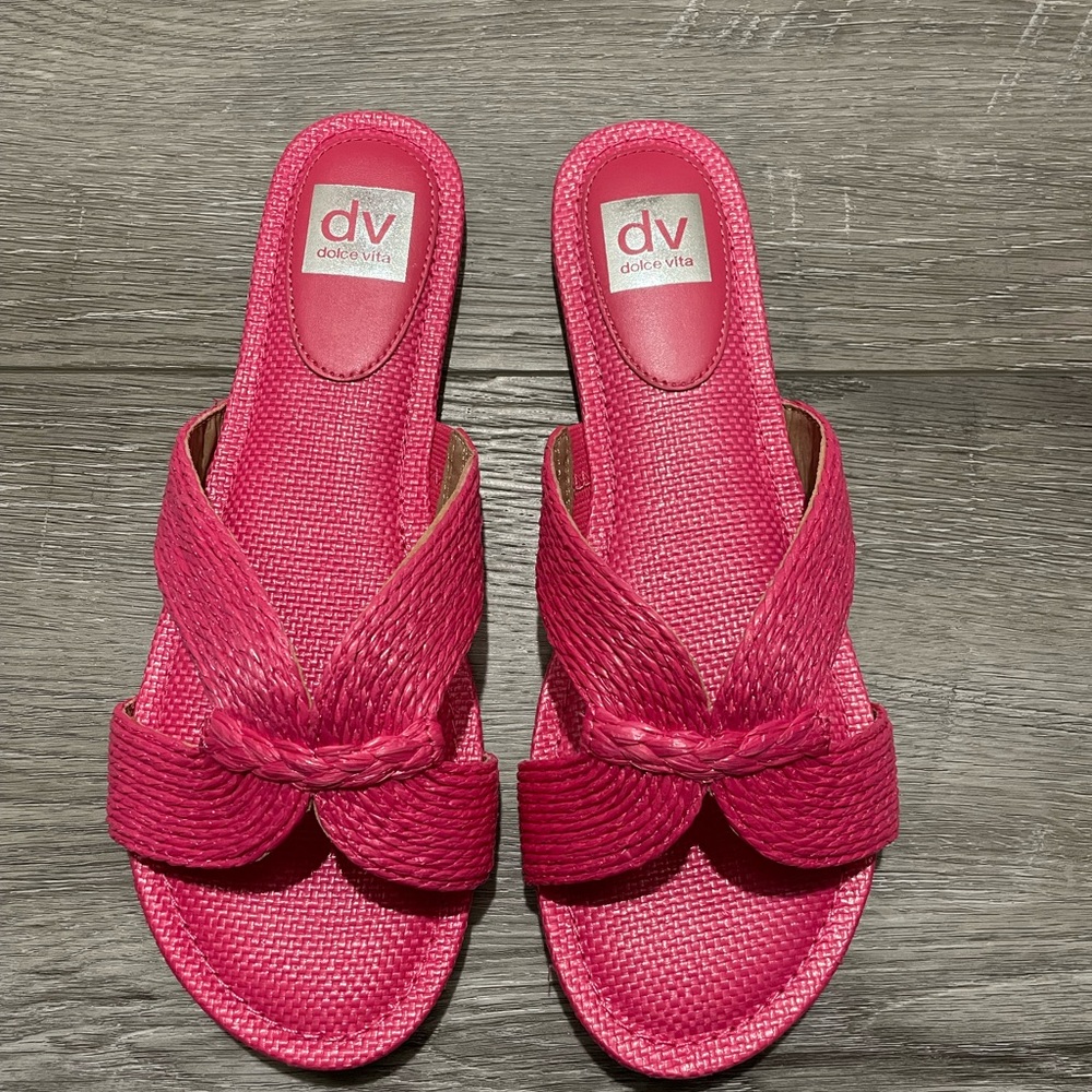 NWT Dolce Vita Sandals (11)